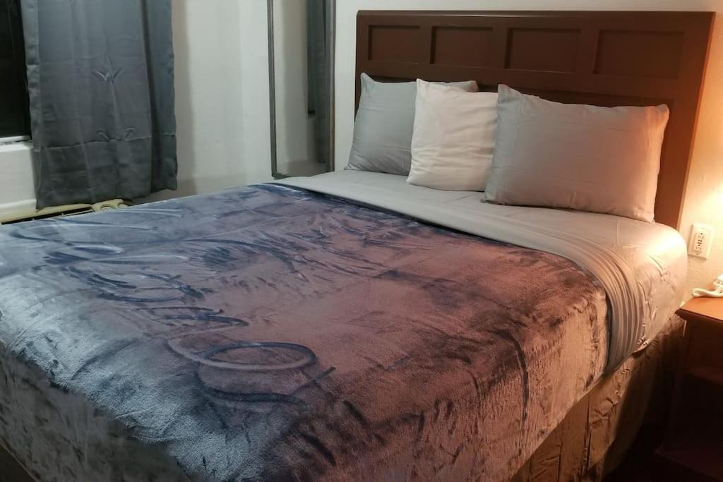 Hotel King Bed Hotel Room 120 Booking Stillwater Εξωτερικό φωτογραφία