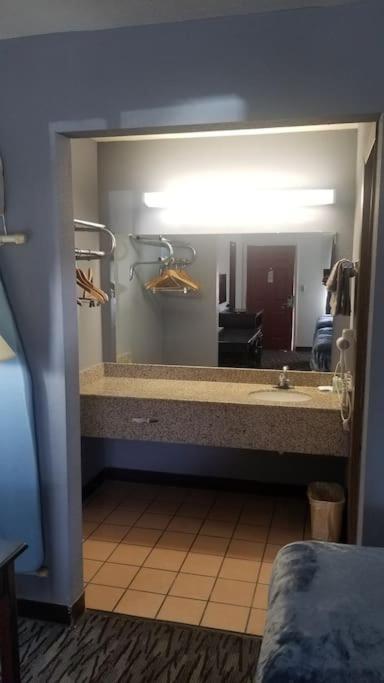 Hotel King Bed Hotel Room 120 Booking Stillwater Εξωτερικό φωτογραφία