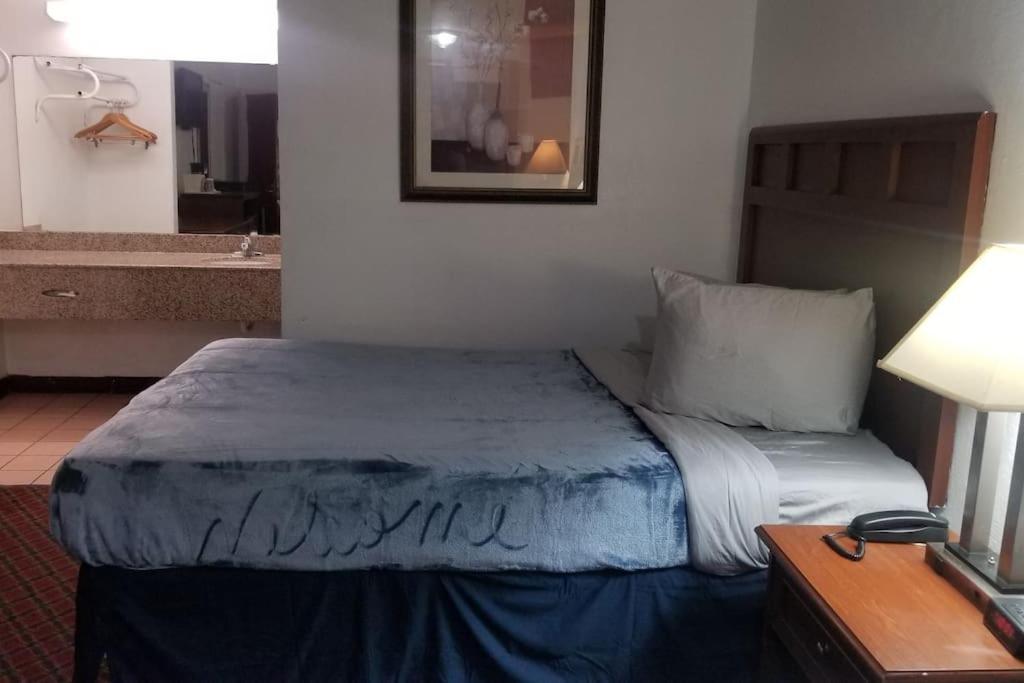 Hotel King Bed Hotel Room 120 Booking Stillwater Εξωτερικό φωτογραφία